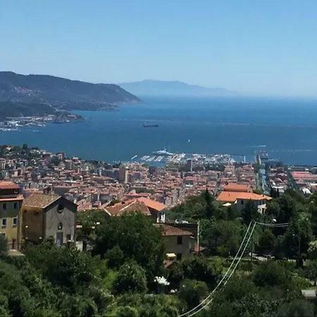 Apartment Casa Maia La Spezia